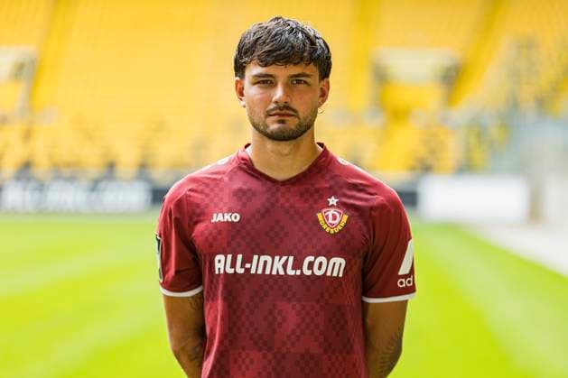 16.07.2024, xomx, Fussball 3.Liga, Dynamo Dresden - Fototermin Saison 2024 25, Porträttermin 2024 2025 emspor, Bild: Tim Schreiber ( 1). Portrait, Portraet, (DFL DFB REGULATIONS PROHIBIT ANY USE OF PHOTOGRAPHS as IMAGE SEQUENCES and or QUASI-VIDEO) Dresden