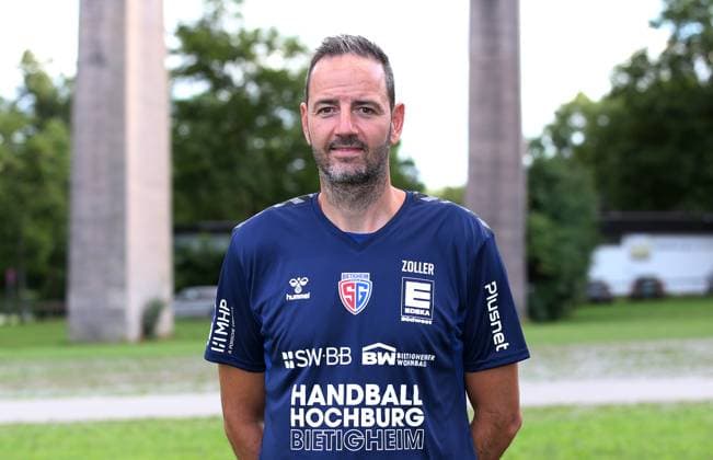 16.07.2024, Deutschland, Bietigheim, Handball Bundesliga Saison 2024 2025, SGBBM Bietigheim Fototermin, Iker Romero (Chefcoach)