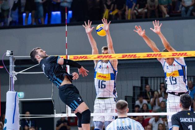 Florence: Attack of Vicentin (Argentina) during Test Match - Italy vs Argentina, Volleyball Test Match in Florence, Italy, July 16 2024 Volleyball Test Match - Test Match - Italy vs Argentina  - ZUMAp169 20240716_zsa_p169_772 Copyright: xSaraxEsposito IPAxSportx
