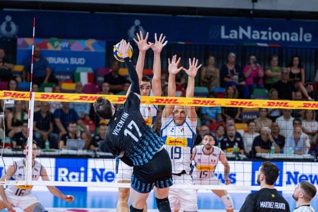 Florence: Attack of Vicentin (Argentina) during Test Match - Italy vs Argentina, Volleyball Test Match in Florence, Italy, July 16 2024 Volleyball Test Match - Test Match - Italy vs Argentina  - ZUMAp169 20240716_zsa_p169_795 Copyright: xSaraxEsposito IPAxSportx
