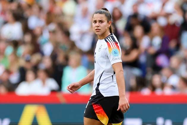 Lena Oberdorf (Germany) schaut enttaeuscht, Womens European Qualifiers - Group A4, Germany vs Austria, Stadion Hannover, 16.07.2024, Hannover, Deutschland.