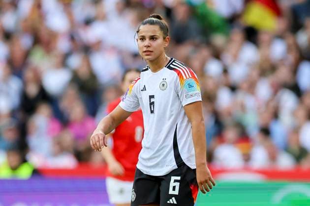 Lena Oberdorf (Germany) schaut, Womens European Qualifiers - Group A4, Germany vs Austria, Stadion Hannover, 16.07.2024, Hannover, Deutschland.