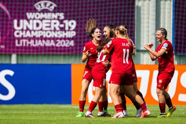 Nina Matejic of Serbia celebrates after scoring with teammates Serbia U19 v England U19, UEFA Women s U19 Championships, Group a, Football, Marijampoleje Football Stadium, Marijampole, Lithuania - 17 Jul 2024 Editorial use only  Copyright: xNikoaxKrstic Shutterstockx 14587245bh