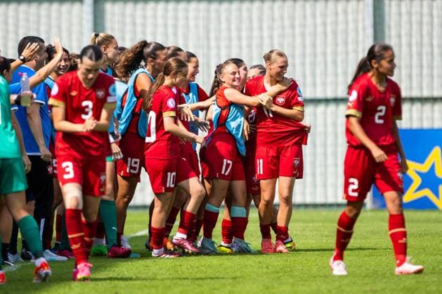 Nina Matejic of Serbia celebrates after scoring with teammates Serbia U19 v England U19, UEFA Women s U19 Championships, Group a, Football, Marijampoleje Football Stadium, Marijampole, Lithuania - 17 Jul 2024 Editorial use only  Copyright: xNikoaxKrstic Shutterstockx 14587245bn