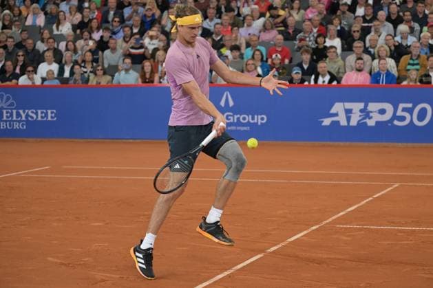 Alexander Zverev (Germany) am Netz , Luciano Darderi (ITA) - Alexander Shevchenko (KAZ)), Tennis, ATP, Tennis Herren 500, Hamburg Open, 17.07.2024 Hamburg Hamburg Deutschland