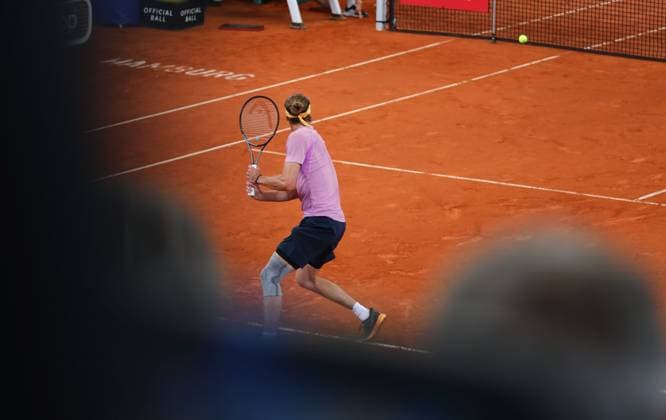 17.07.2024, xcex, GER, Hamburg, Rothenbaum, Hamburg Open ATP, Tennis Herren 500 Tour Tournament, Center Court, Alexander Sascha Zverev (GER) vor den Augen der Zuschauer