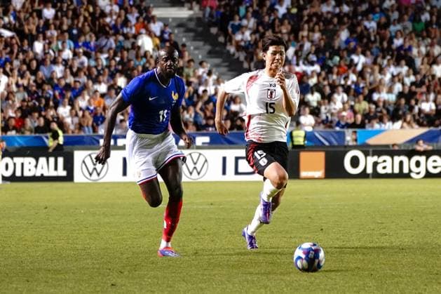 Manu Koné (19 - France) - TAKAI Kota (15 - Japon) FOOTBALL : France vs Japon - Match amical de préparation aux JO Paris 2024 - Toulon - 17 07 2024 NorbertScanella Panoramic 