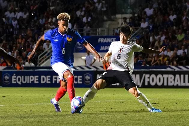 Désiré Doué (6 - France) - KAWASAKI Sota (6 - Japon) FOOTBALL : France vs Japon - Match amical de préparation aux JO Paris 2024 - Toulon - 17 07 2024 NorbertScanella Panoramic 