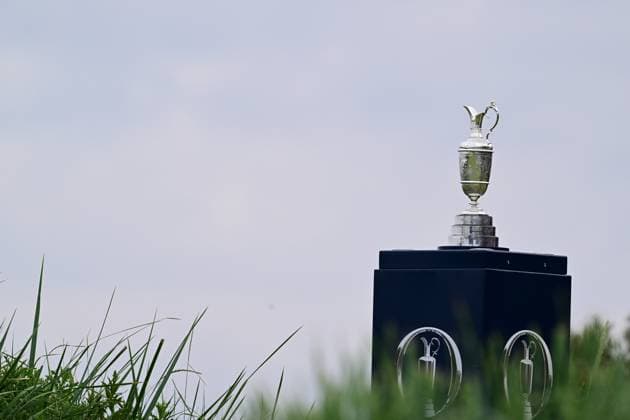 The Claret Jug on the 1st Tee as the 152nd Open Championship gets under way The British Open Championship, Day One, Golf, Royal Troon, Troon, UK - 18 July 2024  Copyright: xGreigxCowie Shutterstockx 14587994b