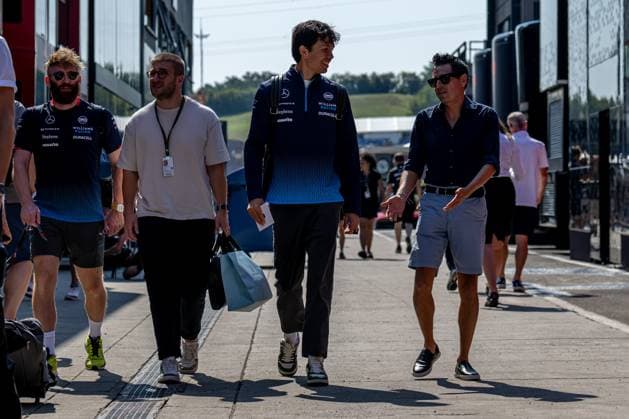 MOGYOROD, HUNGARY: Alex Albon, racing for the Williams Racing team during the 2024 Formula 1 Hungarian Grand Prix at the Hungaroring in Mogyorod, Hungary