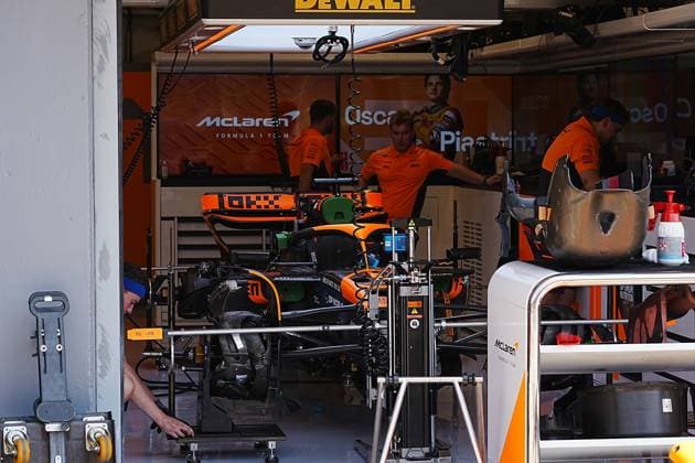 FORMULA 1 HUNGARIAN GRAND PRIX 2024 18.07.2024, Hungaroring, Budapest, FORMULA 1 HUNGARIAN GRAND PRIX 2024 , im Bild Das Auto von Oscar Piastri (AUS), McLaren F1 Team wird für das Rennen vorbereitet.