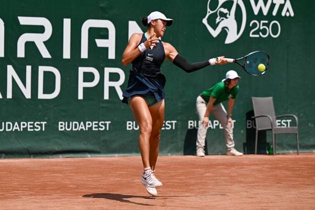 Hungary: Xiyu Wang (CHN) during the round 16 match vs. Rebecca Sramkova (SVK) at the WTA250 Hungarian Gran Prix Tennis on 18th July 2024 at Romai Teniszakademia, Budapest, Hungary International Tennis match - WTA, Tennis Damen Hungarian Grand Prix - Round of 16 and Quarter finals  - ZUMAp169 20240718_zsa_p169_092 Copyright: xVincenzoxOrlando IPAxSportx