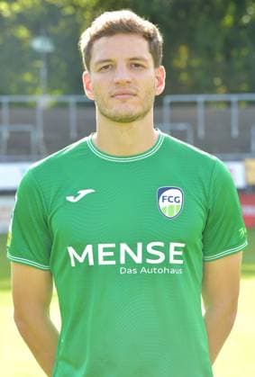 27.07.2024, GER, Fussball, Regionalliga West, Saison 2024 2025, Ohlendorfstadion im Heidewald, Gütersloh FC Gütersloh Fototermin 2024 2025 Armin Pjetrovic (FC Gütersloh), Aktion, Einzelbild, Hoch, Portrait