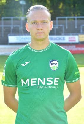 27.07.2024, GER, Fussball, Regionalliga West, Saison 2024 2025, Ohlendorfstadion im Heidewald, Gütersloh FC Gütersloh Fototermin 2024 2025 Nico Tübing (FC Gütersloh), Aktion, Einzelbild, Hoch, Portrait