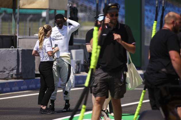 APX GP Team crew filming in the paddock for the Apex F1 movie by Apple Studios Bruckheimer Films during the Formula 1 Hungarian Grand Prix 2024, 13th round of the 2024 Formula One World Championship, WM, Weltmeisterschaft from July 19 to 21, 2024 on the Hungaroring, in Mogyorod, Hungary - F1 - HUNGARIAN GRAND PRIX 2024 DPPI Panoramic  240718_R11_UNGHERIA_DP_EA020152