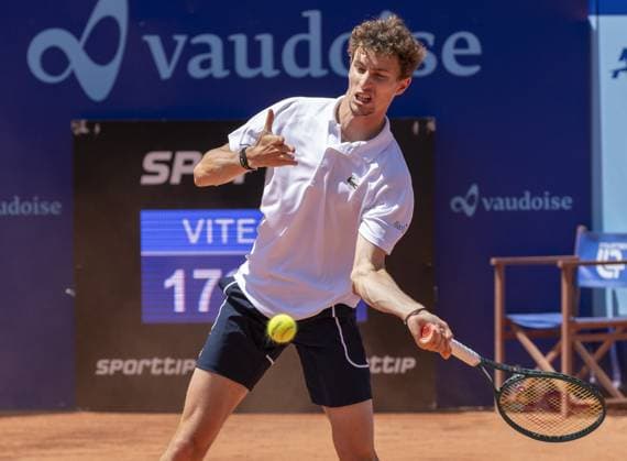 Gstaad: Gstaad Switzerland, 07 18 2024: Ugo Humbert (FRA) in action during EFG Swiss Open. during EFG Swiss Open Gstaad, International Tennis match in Gstaad, Switzerland, July 18 2024 International Tennis match - EFG Swiss Open Gstaad  - ZUMAp169 20240718_zsa_p169_103 Copyright: xPatrickxDancel IPAxSportx