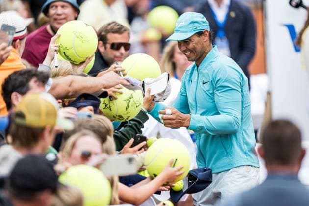 240718 Rafael Nadal of Spain signing autographs during day 4 of the Nordea Open on July 18, 2024 in Bastad. Photo: Niclas Jönsson BILDBYRAN COP 273 NO0288 tennis ATP, Tennis Herren 250 nordea open bbeng Copyright: NICLASxJÖNSSON BB240718NO042