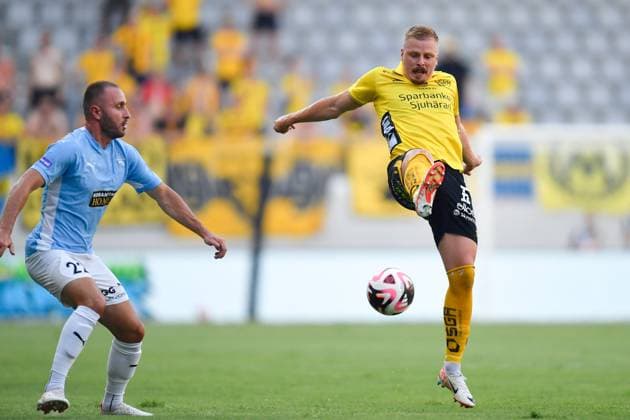 Fußball, EL Quali, Paphos FC - IF Elfsborg 240718 Muamer Tankovic of Pafos and Per Frick of Elfsborg during the UEFA Europa League qualification match between Pafos and Elfsborg on July 18, 2024 in Limassol. Photo: Alex Nicodim BILDBYRAN COP 282 AN0007 fotboll football soccer fotball uefa europa league pafos elfsborg bbeng Copyright: ALEXxNICODIM BB240718BB612