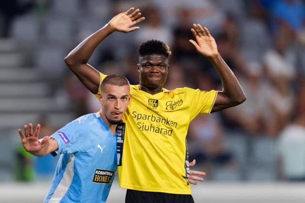 240718 Pedro Henrique Rocha Pelagio of Pafos and Terry Yegbe of Elfsborg during the UEFA Europa League qualification match between Pafos and Elfsborg on July 18, 2024 in Limassol. Photo: Alex Nicodim BILDBYRAN COP 282 AN0007 fotboll football soccer fotball uefa europa league pafos elfsborg bbeng jubel Copyright: ALEXxNICODIM BB240718BB702