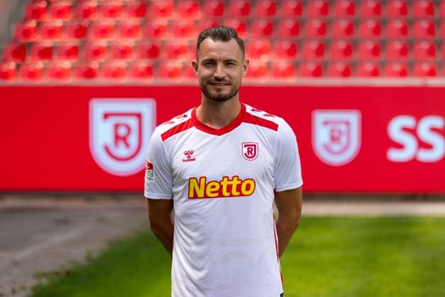 18.07.2024, Fussball, GER, Saison 2024 2025, 2.Liga,Pressetermin, SSV Jahn Regensburg Florian Ballas; SSV Jahn Regensburg, 2. BL, Porträttermin 2024 2025 DFL REGULATIONS PROHIBIT ANY USE OF PHOTOGRAPHS AS IMAGE SEQUENCES AND OR QUASI-VIDEO. Regensburg Bayern Deutschland Jahnstadion Regensburg