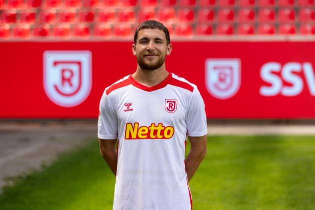 18.07.2024, Fussball, GER, Saison 2024 2025, 2.Liga,Pressetermin, SSV Jahn Regensburg Oscar Schönfelder; SSV Jahn Regensburg, 2. BL, Porträttermin 2024 2025 DFL REGULATIONS PROHIBIT ANY USE OF PHOTOGRAPHS AS IMAGE SEQUENCES AND OR QUASI-VIDEO. Regensburg Bayern Deutschland Jahnstadion Regensburg