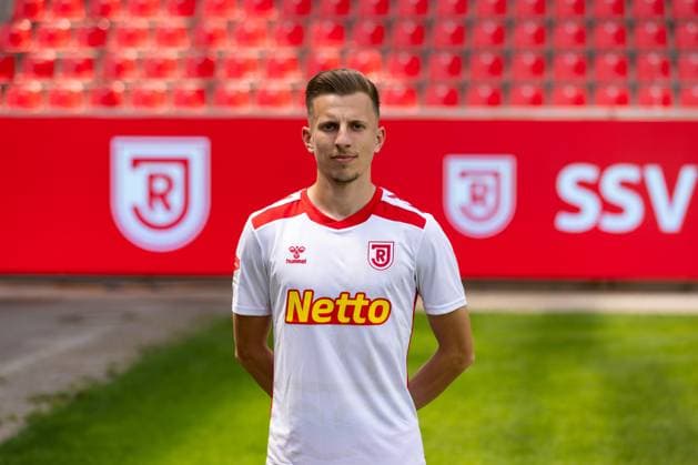 18.07.2024, Fussball, GER, Saison 2024 2025, 2.Liga,Pressetermin, SSV Jahn Regensburg Nico Ochojski; SSV Jahn Regensburg, 2. BL, Porträttermin 2024 2025 DFL REGULATIONS PROHIBIT ANY USE OF PHOTOGRAPHS AS IMAGE SEQUENCES AND OR QUASI-VIDEO. Regensburg Bayern Deutschland Jahnstadion Regensburg