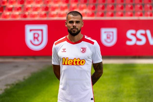 18.07.2024, Fussball, GER, Saison 2024 2025, 2.Liga,Pressetermin, SSV Jahn Regensburg Robin Ziegele; SSV Jahn Regensburg, 2. BL, Porträttermin 2024 2025 DFL REGULATIONS PROHIBIT ANY USE OF PHOTOGRAPHS AS IMAGE SEQUENCES AND OR QUASI-VIDEO. Regensburg Bayern Deutschland Jahnstadion Regensburg