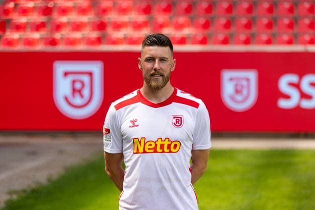 18.07.2024, Fussball, GER, Saison 2024 2025, 2.Liga,Pressetermin, SSV Jahn Regensburg Christian Kühlwetter; SSV Jahn Regensburg, 2. BL, Porträttermin 2024 2025 DFL REGULATIONS PROHIBIT ANY USE OF PHOTOGRAPHS AS IMAGE SEQUENCES AND OR QUASI-VIDEO. Regensburg Bayern Deutschland Jahnstadion Regensburg
