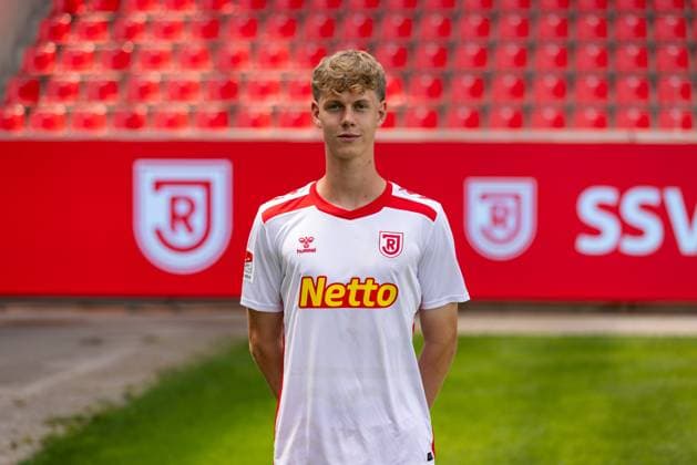 18.07.2024, Fussball, GER, Saison 2024 2025, 2.Liga,Pressetermin, SSV Jahn Regensburg Leopold Wurm; SSV Jahn Regensburg, 2. BL, Porträttermin 2024 2025 DFL REGULATIONS PROHIBIT ANY USE OF PHOTOGRAPHS AS IMAGE SEQUENCES AND OR QUASI-VIDEO. Regensburg Bayern Deutschland Jahnstadion Regensburg