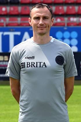 18.07.2024, xjhx, Fussball 3.Liga, SV Wehen Wiesbaden - Fototermin Saison 2024 25, Porträttermin 2024 2025 emspor, v.l. Spiel-Analyst Phil Weimer (DFL DFB REGULATIONS PROHIBIT ANY USE OF PHOTOGRAPHS as IMAGE SEQUENCES and or QUASI-VIDEO) Wiesbaden