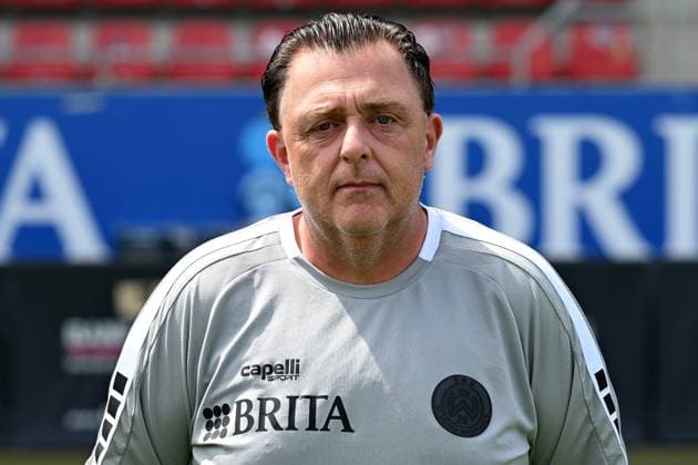 18.07.2024, xjhx, Fussball 3.Liga, SV Wehen Wiesbaden - Fototermin Saison 2024 25, Porträttermin 2024 2025 emspor, v.l. Betreuer Thorsten Conradi (DFL DFB REGULATIONS PROHIBIT ANY USE OF PHOTOGRAPHS as IMAGE SEQUENCES and or QUASI-VIDEO) Wiesbaden