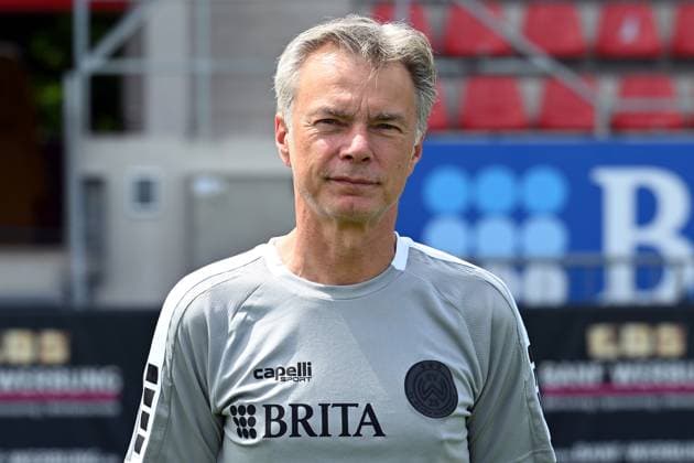 18.07.2024, xjhx, Fussball 3.Liga, SV Wehen Wiesbaden - Fototermin Saison 2024 25, Porträttermin 2024 2025 emspor, v.l. Mannschaftsarzt Hygienebeauftragter Dr. Tammo Quitzau (DFL DFB REGULATIONS PROHIBIT ANY USE OF PHOTOGRAPHS as IMAGE SEQUENCES and or QUASI-VIDEO) Wiesbaden