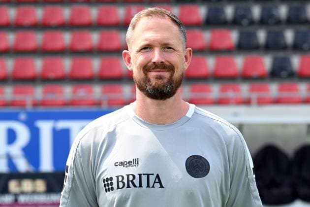18.07.2024, xjhx, Fussball 3.Liga, SV Wehen Wiesbaden - Fototermin Saison 2024 25, Porträttermin 2024 2025 emspor, v.l. Athletik-Trainer Sebastian Wagener (DFL DFB REGULATIONS PROHIBIT ANY USE OF PHOTOGRAPHS as IMAGE SEQUENCES and or QUASI-VIDEO) Wiesbaden