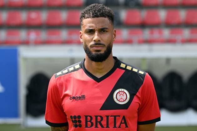 18.07.2024, xjhx, Fussball 3.Liga, SV Wehen Wiesbaden - Fototermin Saison 2024 25, Porträttermin 2024 2025 emspor, v.l. Martin Angha (DFL DFB REGULATIONS PROHIBIT ANY USE OF PHOTOGRAPHS as IMAGE SEQUENCES and or QUASI-VIDEO) Wiesbaden