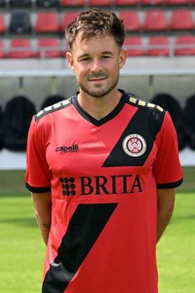 18.07.2024, xjhx, Fussball 3.Liga, SV Wehen Wiesbaden - Fototermin Saison 2024 25, Porträttermin 2024 2025 emspor, v.l. Thijmen Goppel (DFL DFB REGULATIONS PROHIBIT ANY USE OF PHOTOGRAPHS as IMAGE SEQUENCES and or QUASI-VIDEO) Wiesbaden