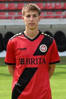 18.07.2024, xjhx, Fussball 3.Liga, SV Wehen Wiesbaden - Fototermin Saison 2024 25, Porträttermin 2024 2025 emspor, v.l. Nick Bätzner (DFL DFB REGULATIONS PROHIBIT ANY USE OF PHOTOGRAPHS as IMAGE SEQUENCES and or QUASI-VIDEO) Wiesbaden