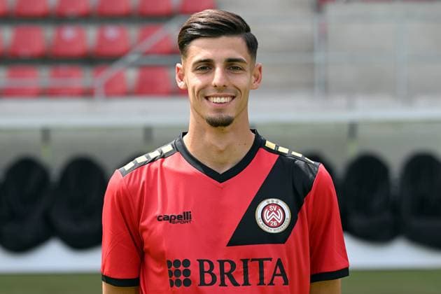 18.07.2024, xjhx, Fussball 3.Liga, SV Wehen Wiesbaden - Fototermin Saison 2024 25, Porträttermin 2024 2025 emspor, v.l. Ivan Franjic (DFL DFB REGULATIONS PROHIBIT ANY USE OF PHOTOGRAPHS as IMAGE SEQUENCES and or QUASI-VIDEO) Wiesbaden