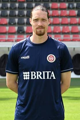 18.07.2024, xjhx, Fussball 3.Liga, SV Wehen Wiesbaden - Fototermin Saison 2024 25, Porträttermin 2024 2025 emspor, v.l. Florian Stritzel (DFL DFB REGULATIONS PROHIBIT ANY USE OF PHOTOGRAPHS as IMAGE SEQUENCES and or QUASI-VIDEO) Wiesbaden