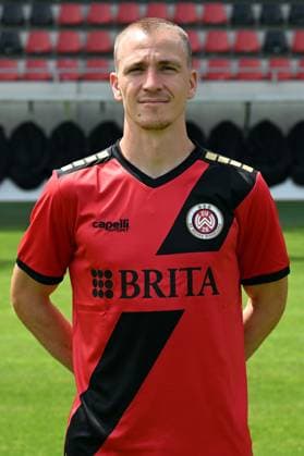 18.07.2024, xjhx, Fussball 3.Liga, SV Wehen Wiesbaden - Fototermin Saison 2024 25, Porträttermin 2024 2025 emspor, v.l. Emanuel Taffertshofer (DFL DFB REGULATIONS PROHIBIT ANY USE OF PHOTOGRAPHS as IMAGE SEQUENCES and or QUASI-VIDEO) Wiesbaden