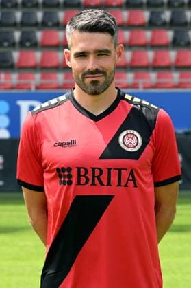 18.07.2024, xjhx, Fussball 3.Liga, SV Wehen Wiesbaden - Fototermin Saison 2024 25, Porträttermin 2024 2025 emspor, v.l. Sascha Mockenhaupt (DFL DFB REGULATIONS PROHIBIT ANY USE OF PHOTOGRAPHS as IMAGE SEQUENCES and or QUASI-VIDEO) Wiesbaden