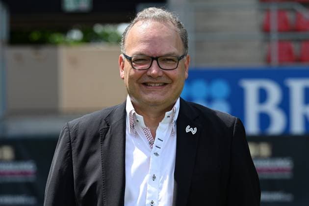18.07.2024, xjhx, Fussball 3.Liga, SV Wehen Wiesbaden - Fototermin Saison 2024 25, Porträttermin 2024 2025 emspor, v.l. Geschaeftsfuehrer Nico Schaefer (SV Wehen Wiesbaden) (DFL DFB REGULATIONS PROHIBIT ANY USE OF PHOTOGRAPHS as IMAGE SEQUENCES and or QUASI-VIDEO) Wiesbaden