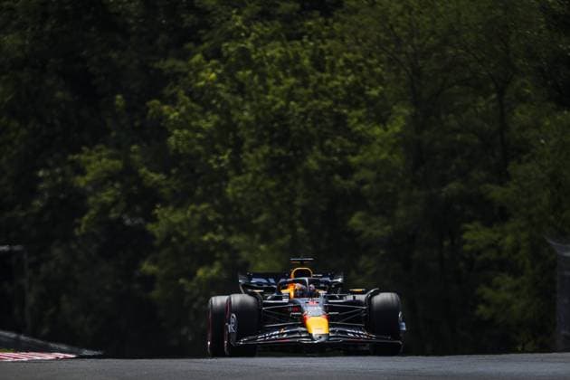 01 VERSTAPPEN Max (nld), Red Bull Racing RB20, action during the Formula 1 Hungarian Grand Prix 2024, 13th round of the 2024 Formula One World Championship, WM, Weltmeisterschaft from July 19 to 21, 2024 on the Hungaroring, in Mogyorod, Hungary - F1 - HUNGARIAN GRAND PRIX 2024 DPPI Panoramic  240719_R13_UNGHERIA_DP_AV3_6957