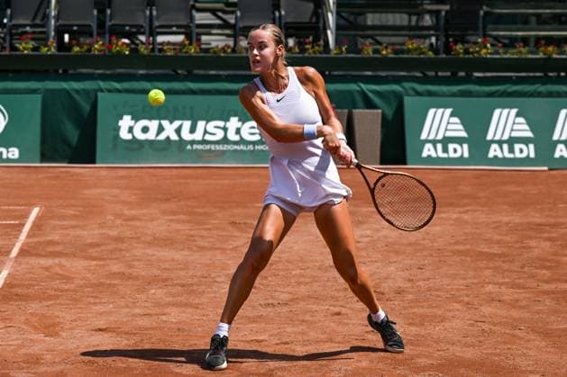 Hungary: Anna Karolina Schmiedlova (SVK) during the quarter finals match vs. Elina Avanesyan at the WTA250 Hungarian Gran Prix Tennis on 19th July 2024 at Romai Teniszakademia, Budapest, Hungary International Tennis match - WTA, Tennis Damen Hungarian Grand Prix - Quarter finals  - ZUMAp169 20240719_zsa_p169_221 Copyright: xVincenzoxOrlando IPAxSportx