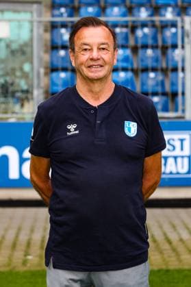 Geschäftsführer Otmar Schork, 1. FC Magdeburg - 2. Fussball Bundesliga Porträttermin 2. BL 2024 2025 offizieller Fototermin 1. FC Magdeburg in der Avnet Arena in Magdeburg - Porträt, Portrait, Einzelbild, Deutschland, Fussball, Maenner, GER, 18.07.2024
