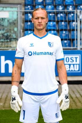 Torwart Dominik Reimann, 1. FC Magdeburg - 2. Fussball Bundesliga Porträttermin 2. BL 2024 2025 offizieller Fototermin 1. FC Magdeburg in der Avnet Arena in Magdeburg - Porträt, Portrait, Einzelbild, Deutschland, Fussball, Maenner, GER, 18.07.2024