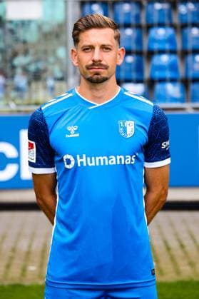 Alexander Nollenberger, 1. FC Magdeburg - 2. Fussball Bundesliga Porträttermin 2. BL 2024 2025 offizieller Fototermin 1. FC Magdeburg in der Avnet Arena in Magdeburg - Porträt, Portrait, Einzelbild, Deutschland, Fussball, Maenner, GER, 18.07.2024