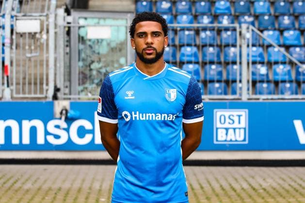 Xavier Amaechi, 1. FC Magdeburg - 2. Fussball Bundesliga Porträttermin 2. BL 2024 2025 offizieller Fototermin 1. FC Magdeburg in der Avnet Arena in Magdeburg - Porträt, Portrait, Einzelbild, Deutschland, Fussball, Maenner, GER, 18.07.2024