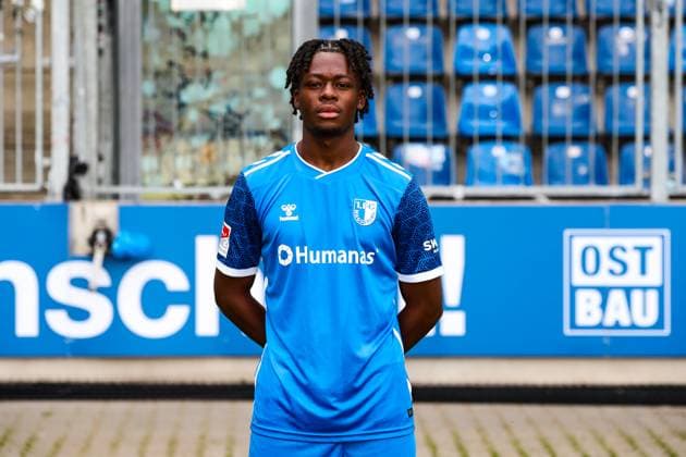Pierre Nadjombe, 1. FC Magdeburg - 2. Fussball Bundesliga Porträttermin 2. BL 2024 2025 offizieller Fototermin 1. FC Magdeburg in der Avnet Arena in Magdeburg - Porträt, Portrait, Einzelbild, Deutschland, Fussball, Maenner, GER, 18.07.2024