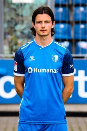 Jean Hugonet, 1. FC Magdeburg - 2. Fussball Bundesliga Porträttermin 2. BL 2024 2025 offizieller Fototermin 1. FC Magdeburg in der Avnet Arena in Magdeburg - Porträt, Portrait, Einzelbild, Deutschland, Fussball, Maenner, GER, 18.07.2024