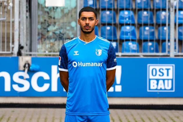 Tarek Chahed, 1. FC Magdeburg - 2. Fussball Bundesliga Porträttermin 2. BL 2024 2025 offizieller Fototermin 1. FC Magdeburg in der Avnet Arena in Magdeburg - Porträt, Portrait, Einzelbild, Deutschland, Fussball, Maenner, GER, 18.07.2024